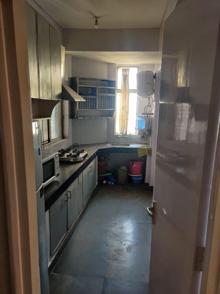 Kitchen, dlf-silver-oaks 2 Bedroom 1150 Sq.Ft. Apartment In Sector 26 Gurgaon 9240677