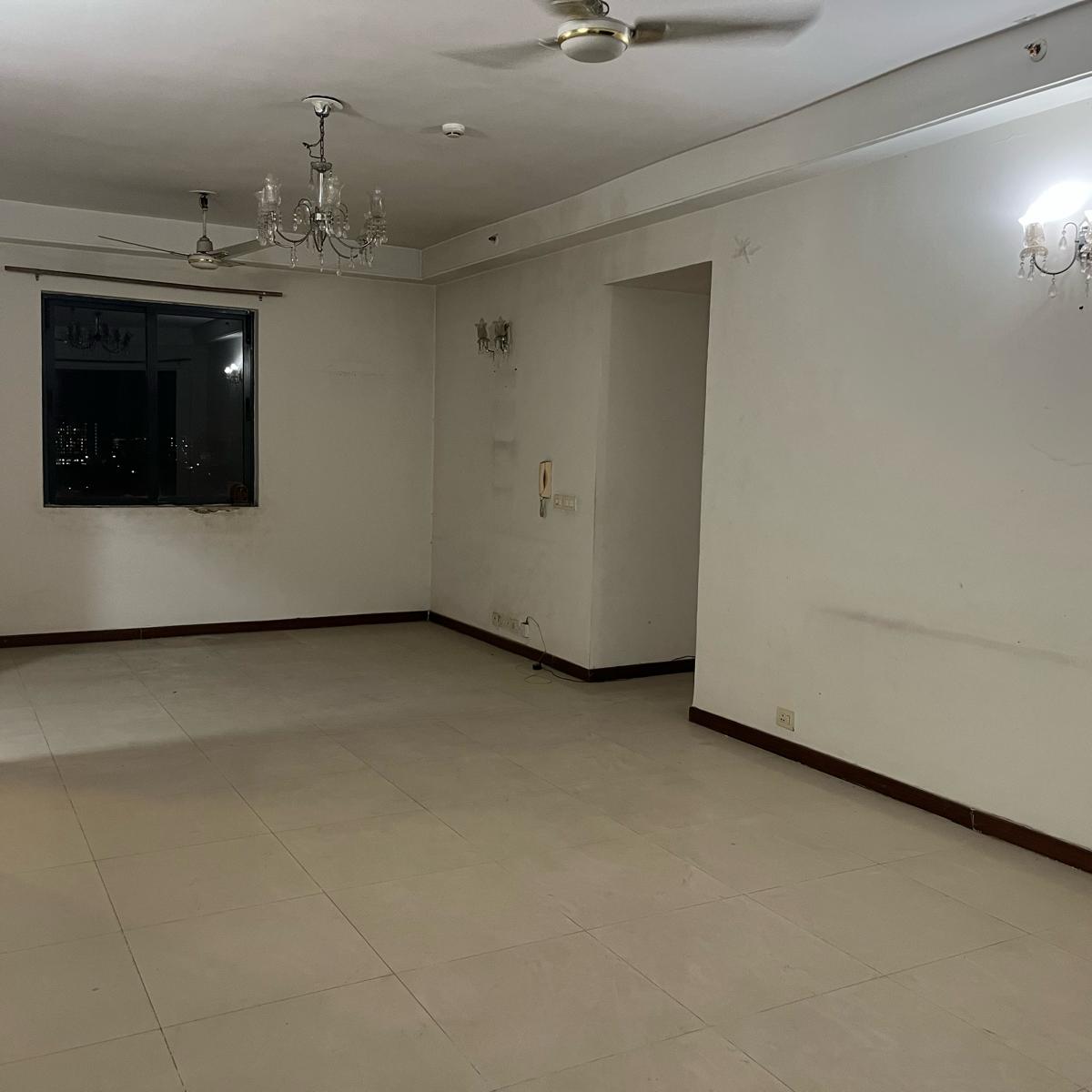 3 BHK + Servant Room 2027 Sq.Ft. Apartment in Unitech Uniworld Gardens