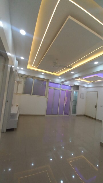 Team Area in 3 BHK Apartment at Gulmohur Garden, Raj Nagar Extension – for Rent