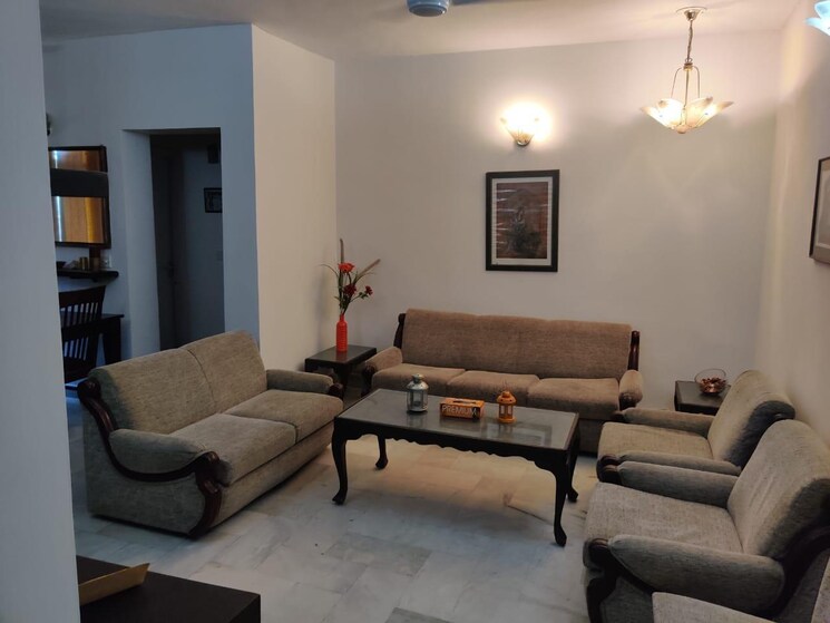 Living Room, dlf-silver-oaks 2 Bedroom 1150 Sq.Ft. Apartment In Sector 26 Gurgaon 9240677