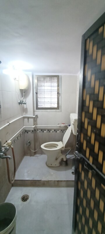 Bathroom in 3 BHK Apartment at Rashmi Pride C, Mira Road East – for Rent