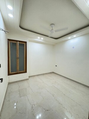 Room in 2 BHK Builder Floor at Saket – for Rent