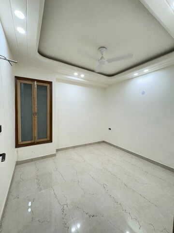 Room in 2 BHK Builder Floor at Saket – for Rent