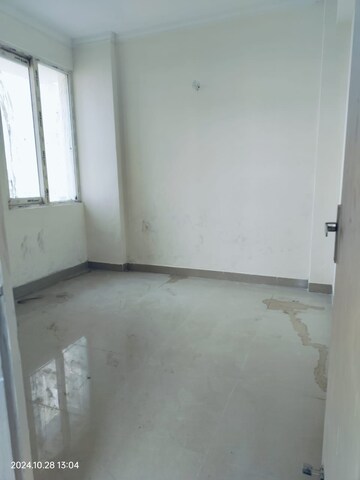Room in 2.5 BHK Apartment at KW Srishti, Raj Nagar Extension – for Sale