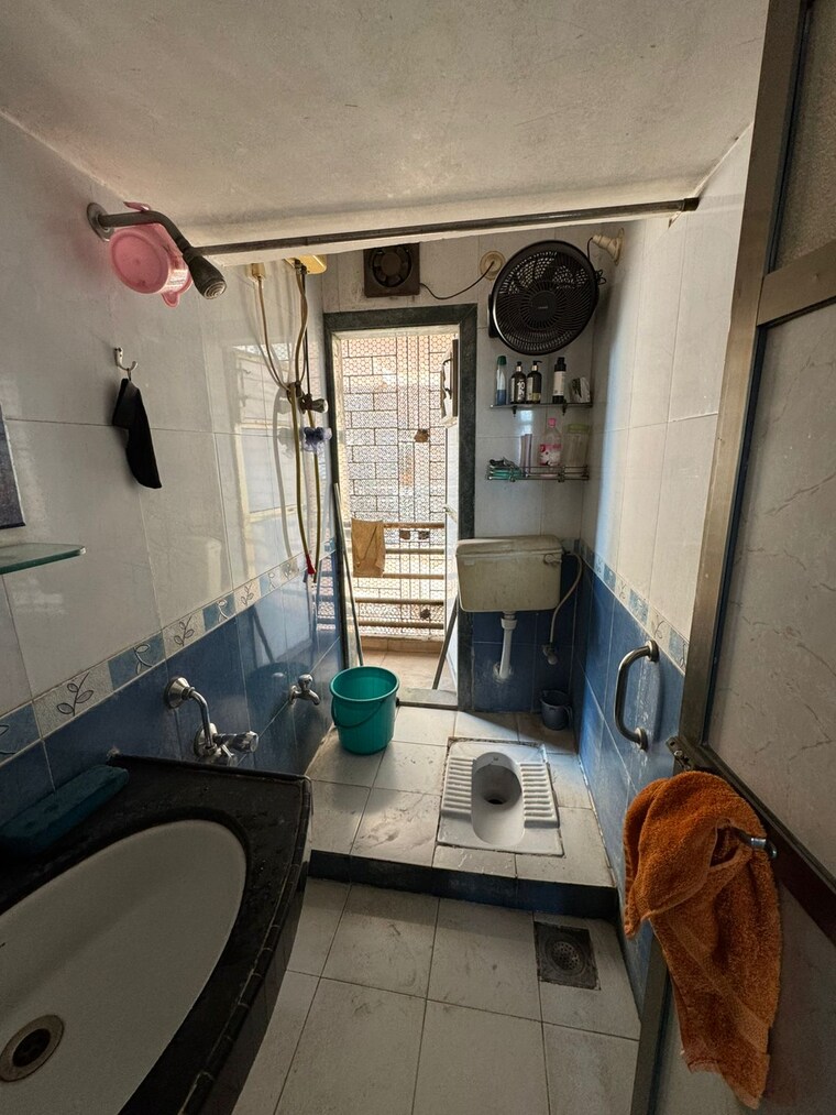 Bathroom, ssb-ashok-nagar 2 Bedroom 637 Sq.Ft. Apartment In Balkum Pada Thane 9240808