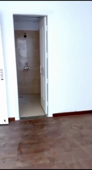 Room in 4 BHK Apartment at Bptp Park Sentosa, Sector 77 – for Sale