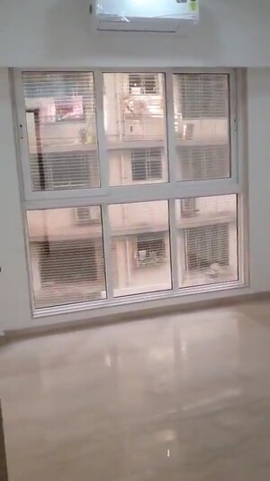 Room in 3 BHK Apartment at Platinum Life, Andheri West – for Sale