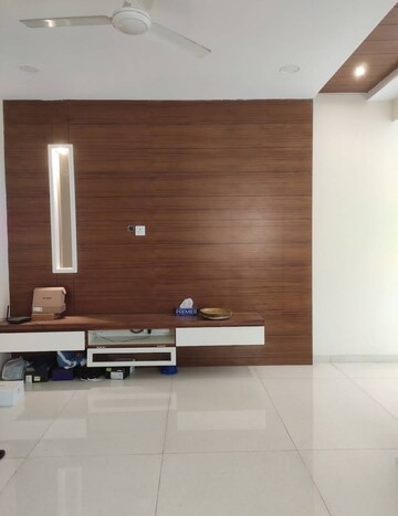 Room in 2 BHK Apartment at Western Exotica, Kondapur – for Rent