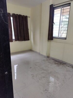 Room in 2 BHK Apartment at Wadgaon Sheri – for Rent