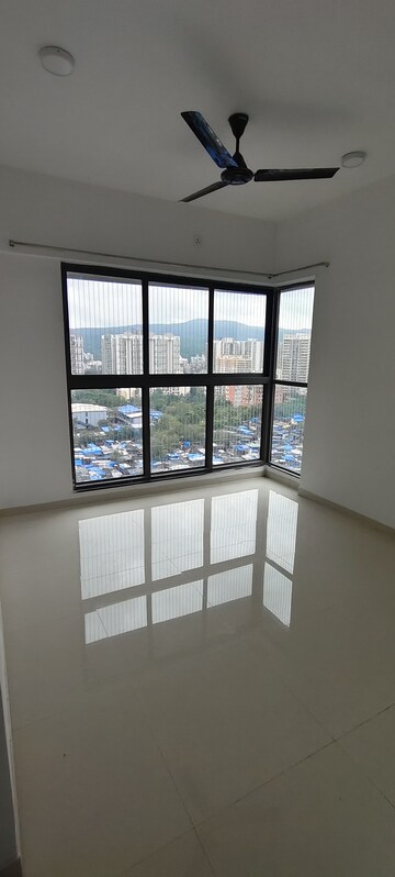 Room in 1 BHK Apartment at UK Iridium, Kandivali East – for Rent