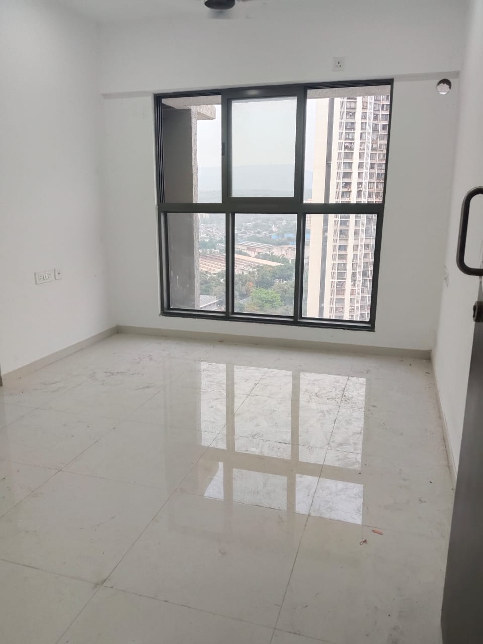 2 BHK Apartment For Rent in UK Iridium