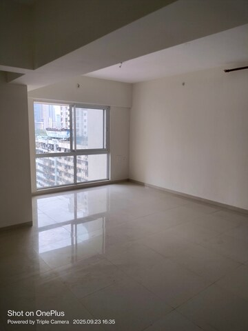 Room in 2.5 BHK Apartment at Alliance Fortuna Blue, Lower Parel – for Rent