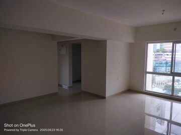 Room in 2.5 BHK Apartment at Alliance Fortuna Blue, Lower Parel – for Rent