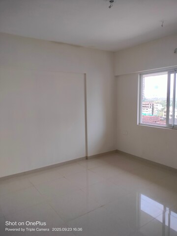 Room in 2.5 BHK Apartment at Alliance Fortuna Blue, Lower Parel – for Rent