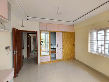 Room in 3 BHK Apartment at Dwaraka Apartments Indiranagar, Indiranagar – for Rent