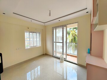 Room in 3 BHK Apartment at Dwaraka Apartments Indiranagar, Indiranagar – for Rent