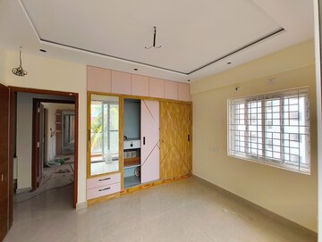 Room in 3 BHK Apartment at Dwaraka Apartments Indiranagar, Indiranagar – for Rent
