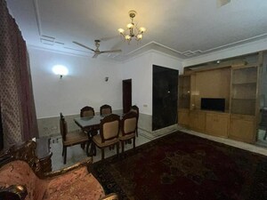 Living Room in 2 BHK Apartment at Dlf Phase ii – for Rent