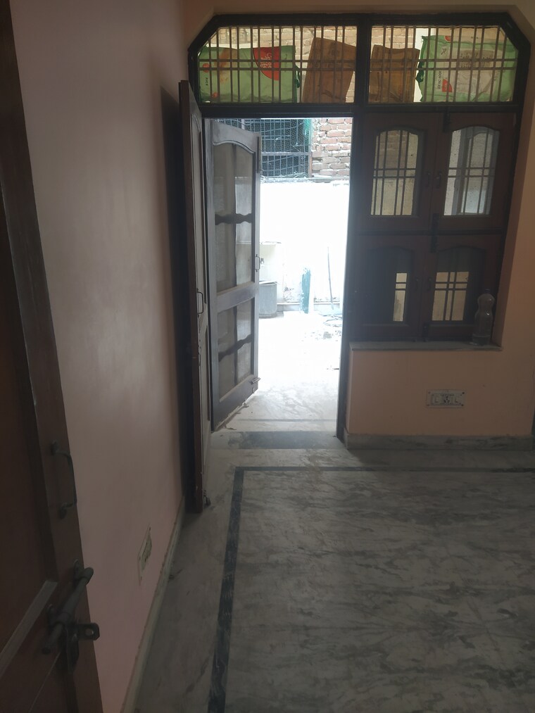 Bedroom, sector 30 2 Bedroom 160 Sq.Yd. Independent House In Sector 30 Faridabad 9241126