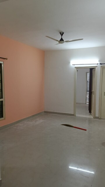 Room in 3 BHK Apartment at United Residency, Electronic City Phase I – for Rent