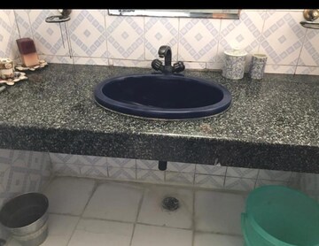 Bathroom in 2 BHK Builder Floor at Dlf Phase I – for Rent