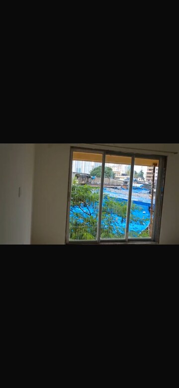 Master Bedroom in 2 BHK Apartment at Avant Hillway, Goregaon East – for Rent