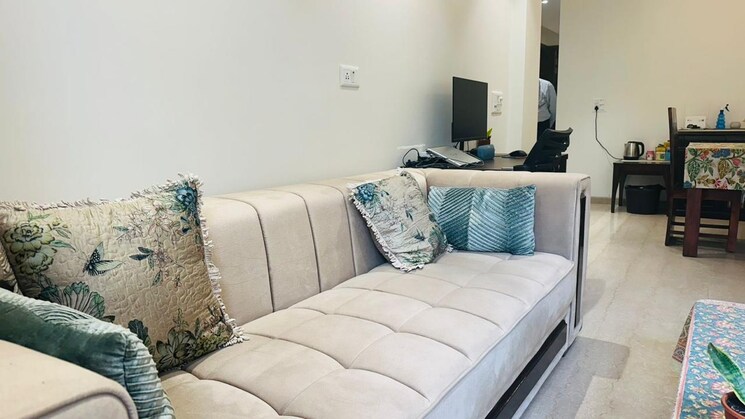 Bedroom, defence colony 3.5 Bedroom 217 Sq.Yd. Builder Floor In Defence Colony Delhi 9241129