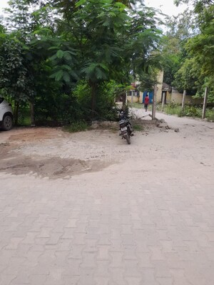 Parking in 2 BHK Builder Floor at Sector 2c Vasundhara – for Sale