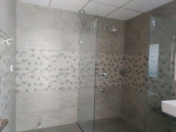 Bathroom in 4 BHK Apartment at Vaishali Nagar – for Rent