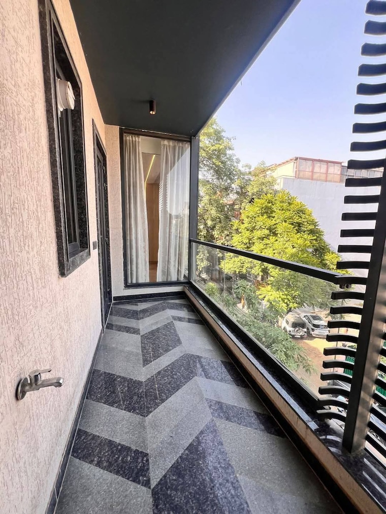 Balcony, sector 22 3 Bedroom 2100 Sq.Ft. Builder Floor In Sector 22 Gurgaon 9241243