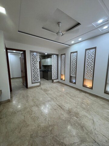 Room in 3 BHK Builder Floor at Paschim Vihar – for Rent