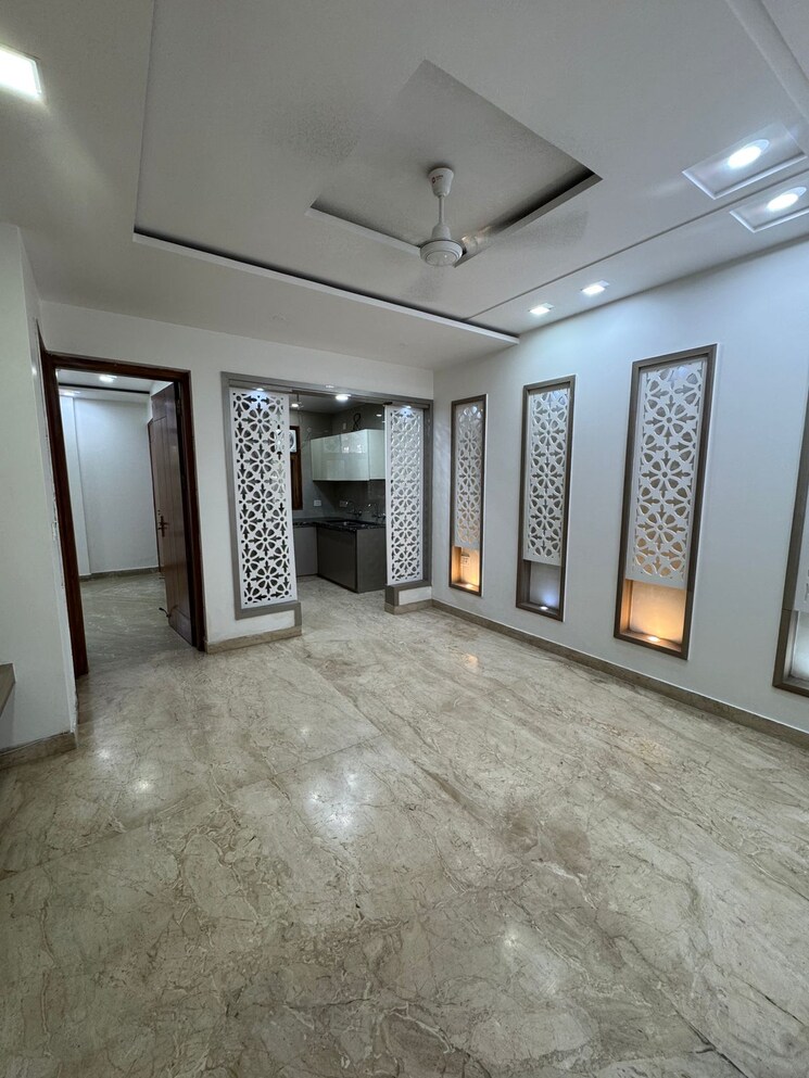 Room, paschim vihar 3 Bedroom 1000 Sq.Ft. Builder Floor In Paschim Vihar Delhi 9241252