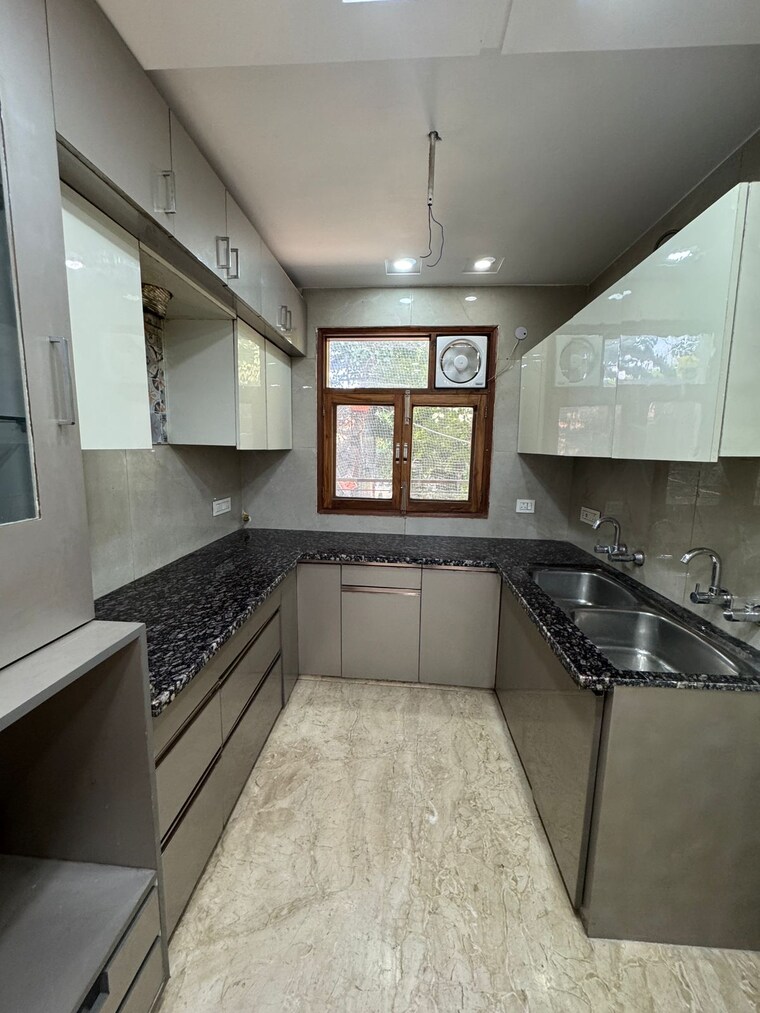 Kitchen, paschim vihar 3 Bedroom 1000 Sq.Ft. Builder Floor In Paschim Vihar Delhi 9241252