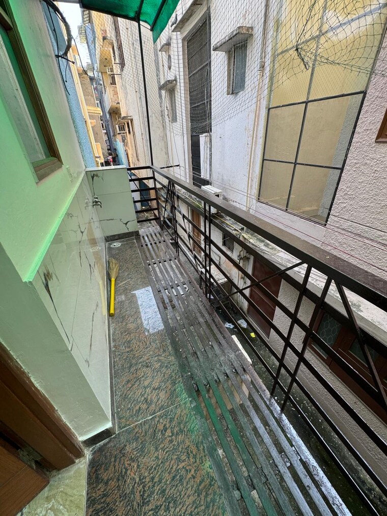 Balcony, paschim vihar 3 Bedroom 1000 Sq.Ft. Builder Floor In Paschim Vihar Delhi 9241252