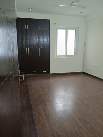 Room in 4 BHK Builder Floor at New Friends Colony – for Rent