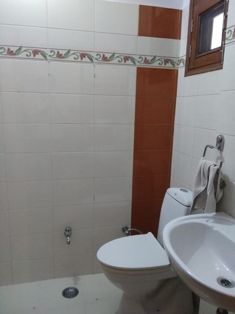 Bathroom, vaishali nagar 3 Bedroom 1700 Sq.Ft. Apartment In Vaishali Nagar Jaipur 9241278