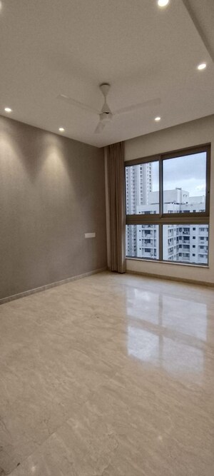 Room in 2 BHK Apartment at Hiranandani Atlantis, Powai – for Rent