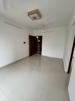 Room in 2 BHK Apartment at Dahisar West – for Sale