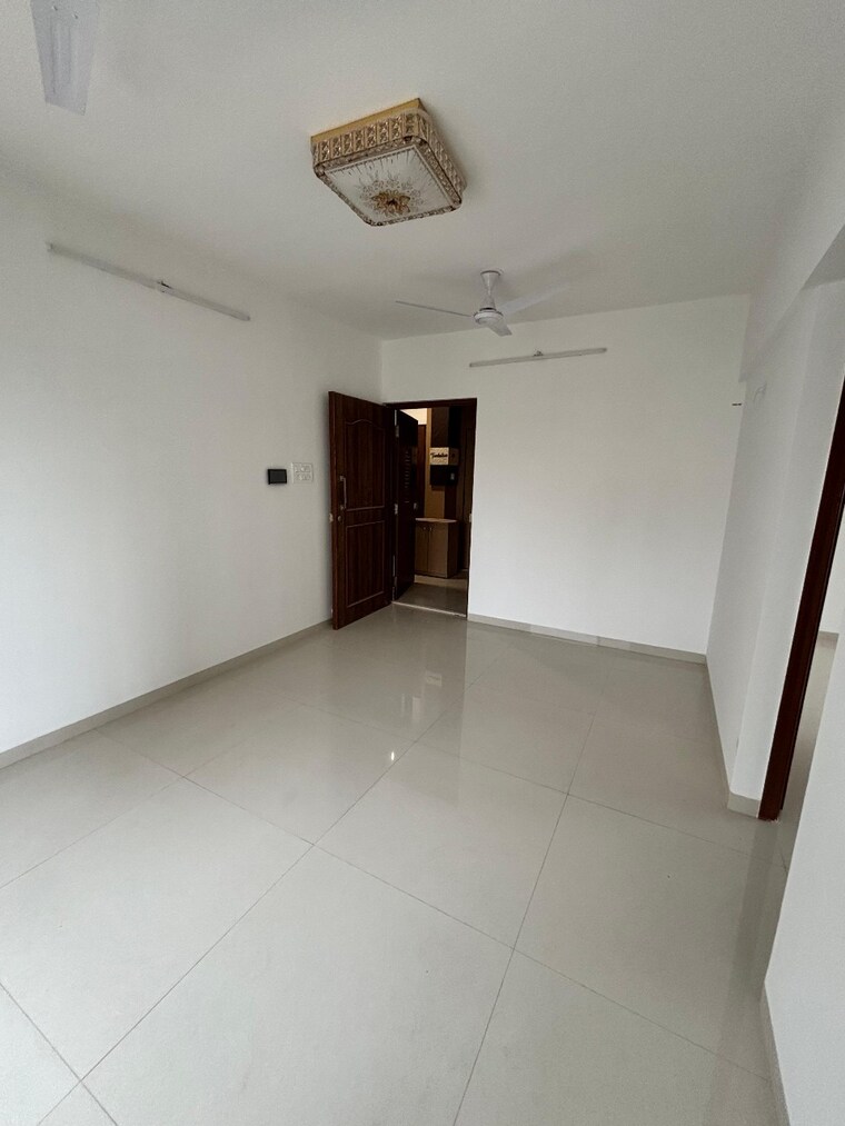 Room, dahisar west 2 Bedroom 696 Sq.Ft. Apartment In Dahisar West Mumbai 9241347