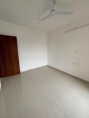 Room in 2 BHK Apartment at Dahisar West – for Sale