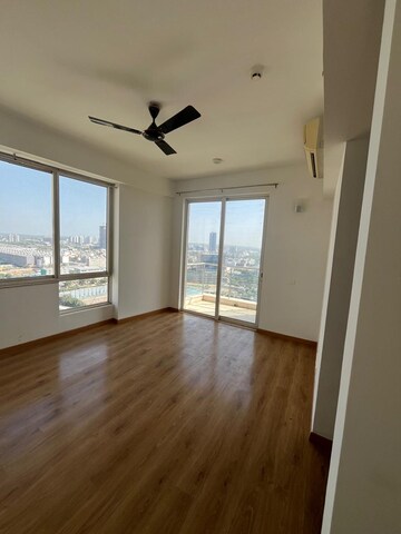 Room in 3 BHK Apartment at Pioneer Park Presidia, Sector 62 – for Sale