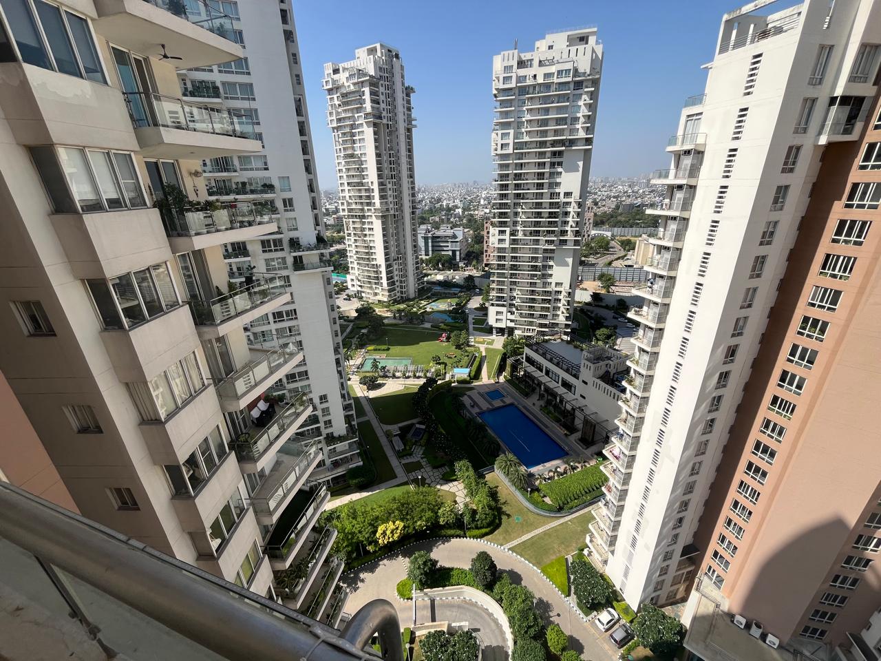 3 BHK + Servant Room 2440 Sq.Ft. Apartment in Pioneer Park Presidia