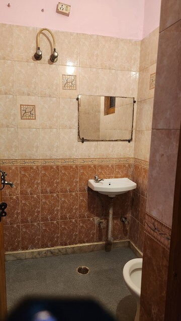 Bathroom in 2 BHK Builder Floor at Sector 31 – for Rent