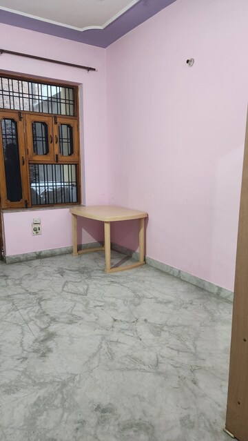 Bedroom in 2 BHK Builder Floor at Sector 31 – for Rent