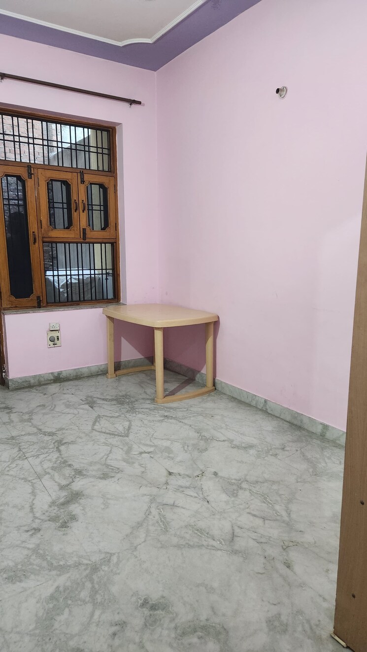 Bedroom, sector 31 2 Bedroom 900 Sq.Ft. Builder Floor In Sector 31 Faridabad 9241359