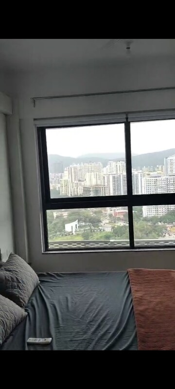 Room in 1 BHK Apartment at Kalpataru Immensa, Kolshet Road – for Rent