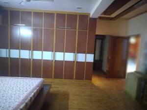 Room in 4 BHK Apartment at Vaishali Nagar – for Rent
