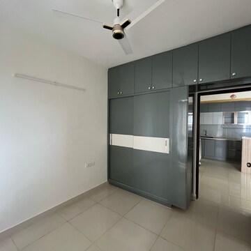 Room in 3 BHK Apartment at Sipani Veiveza, Gollahalli – for Rent