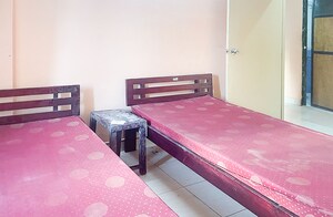 Room in  Pg at Hiranandani Estate – for Rent