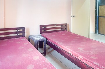 Room in  Pg at Hiranandani Estate – for Rent